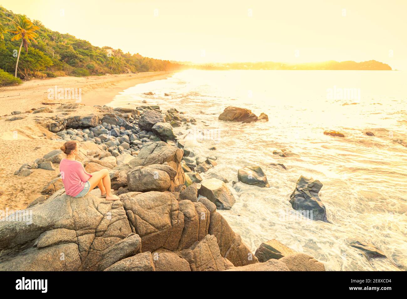 Immergiti nel tramonto a Sayulita, Nayarit, Messico. Foto Stock