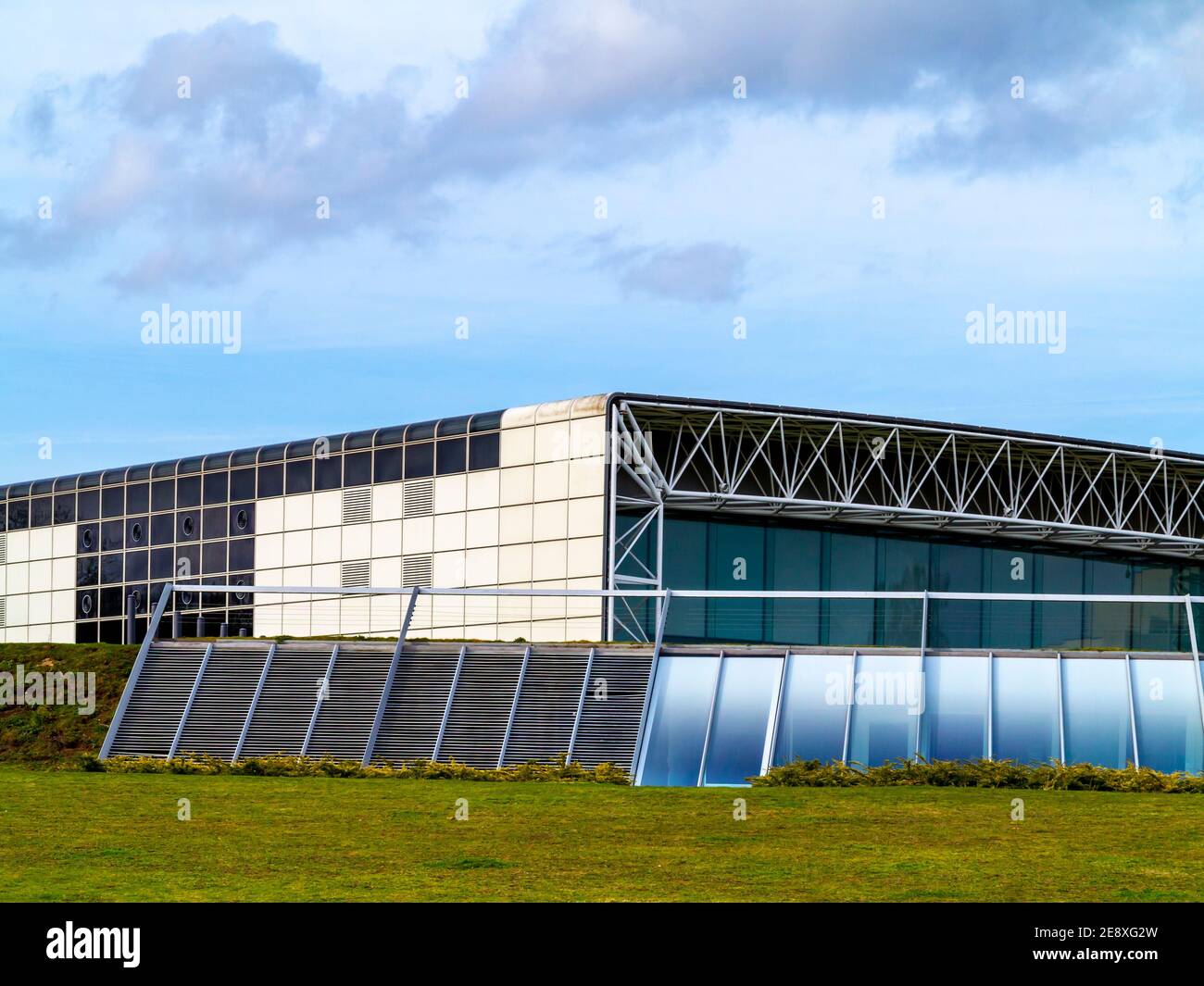 Il Sainsbury Center for Visual Arts nel campus dell'UEA Norwich England UK progettato da Norman Foster e Wendy Cheesman completato nel 1978 Foto Stock