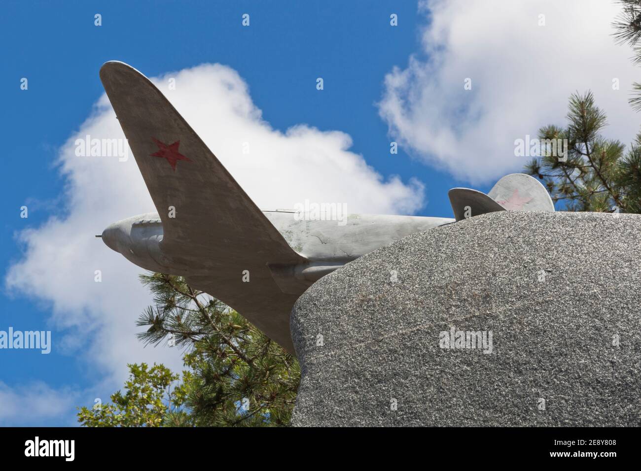 Sevastopol, Crimea, Russia - 27 luglio 2020: Aeroplano del monumento ai piloti dell'VIII Armata aerea su Malakhov Kurgan nella città eroe di Sevastop Foto Stock