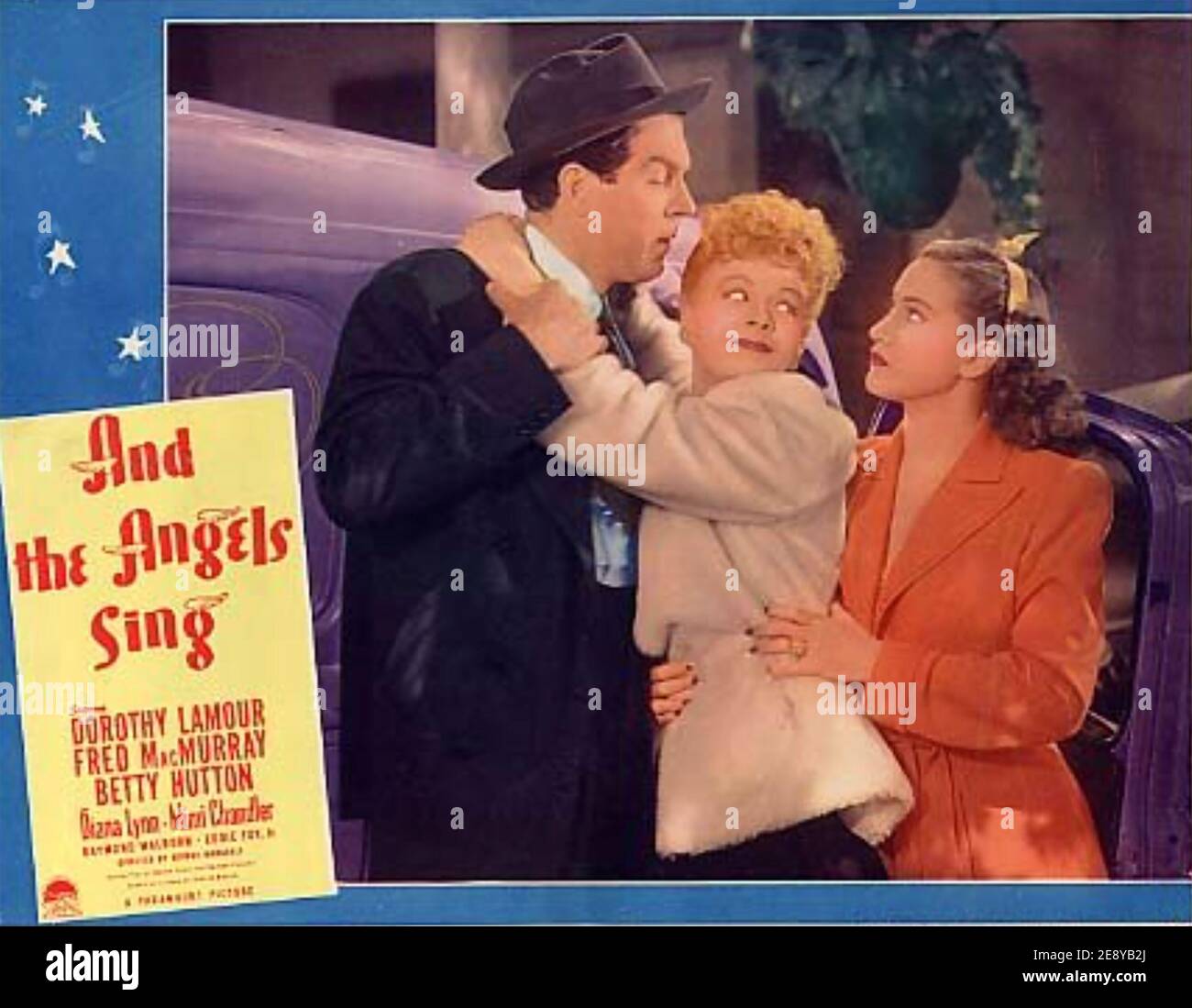 E GLI ANGELI CANTANO 1944 Paramount Pictures con Fred MacMurray, Betty Hutton e Mimi Chandler a destra Foto Stock