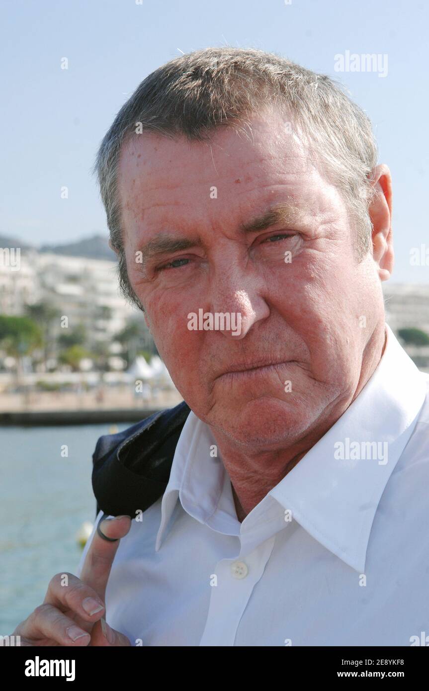 L'attore britannico John Nettles si pone durante il 23° MIPCOM 2007 (International Film and Programme Market for TV, Video, Cable and satellite) a Cannes, Francia, il 9 ottobre 2007. Foto di Giancarlo Gorassini/ABACAPRESS.COM Foto Stock