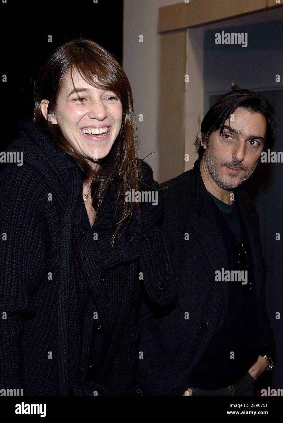 L'attrice francese Charlotte Gainsbourg e il marito Yvan Attal partecipano alla cerimonia di chiusura dell'ottavo Festival di Musica e Cinema ad Auxerre, Francia, il 17 novembre 2007. Foto di Giancarlo Gorassini/ABACAPRESS.COM Foto Stock