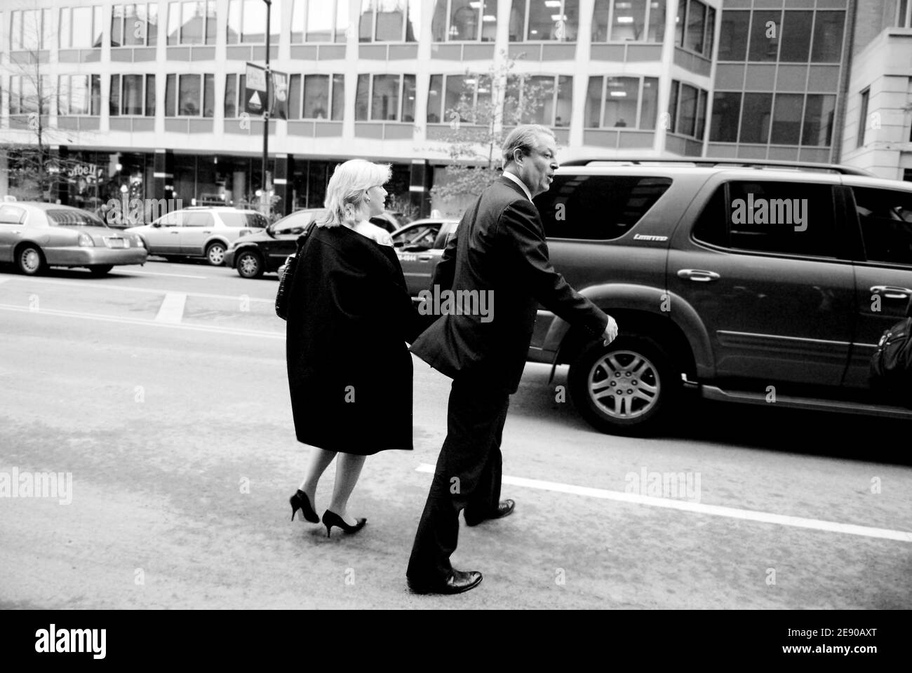 L'ex vice presidente e il premio Nobel per la pace al Gore del 2007 e sua moglie Tipper Gore lasciano la Casa Bianca il 26 novembre 2007 dopo aver incontrato il presidente George W. Bush nell'ufficio ovale di Washington, DC, USA. Foto di Olivier Douliery /ABACAPRESS.COM Foto Stock