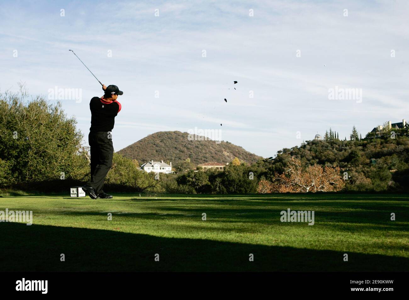 Tiger Woods ha girato un tee shot durante l'ultimo round del Target World Challenge allo Sherwood Country Club di Thousand Oaks, CA, USA il 16 dicembre 2007. Foto di Charles Baus/Cal Sport Media/Cameleon/ABACAPRESS.COM Foto Stock