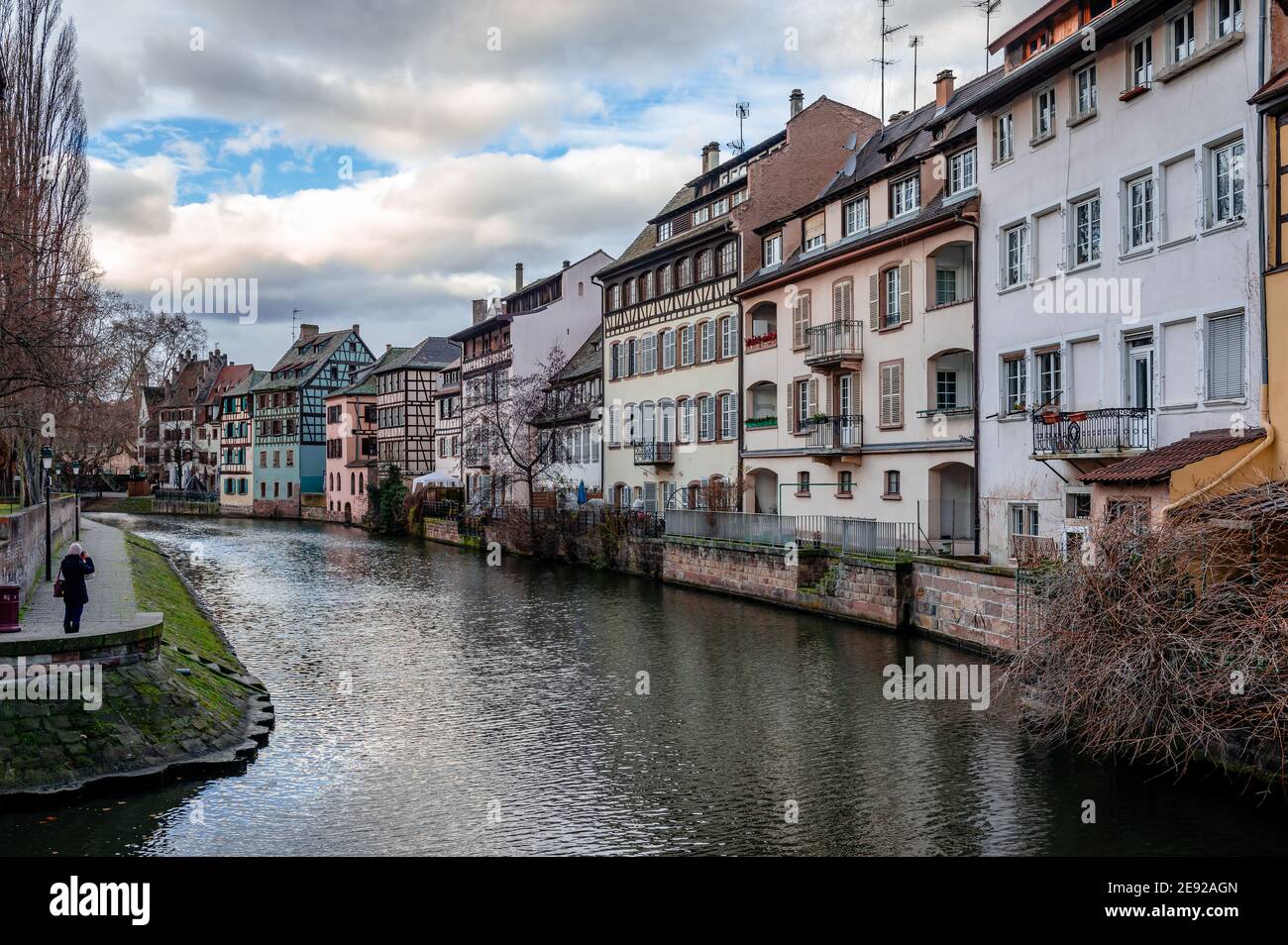 Case a graticcio in Little France, Strasburgo, Francia. Paesaggio paesaggistico alsaziano nel pomeriggio. Foto Stock