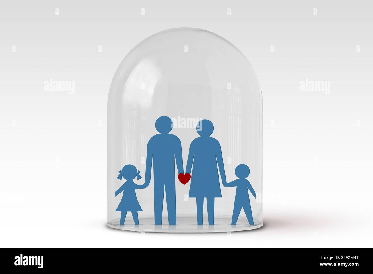 Silhouette di famiglia in carta sotto la campana di vetro - concetto di famiglia protezione Foto Stock