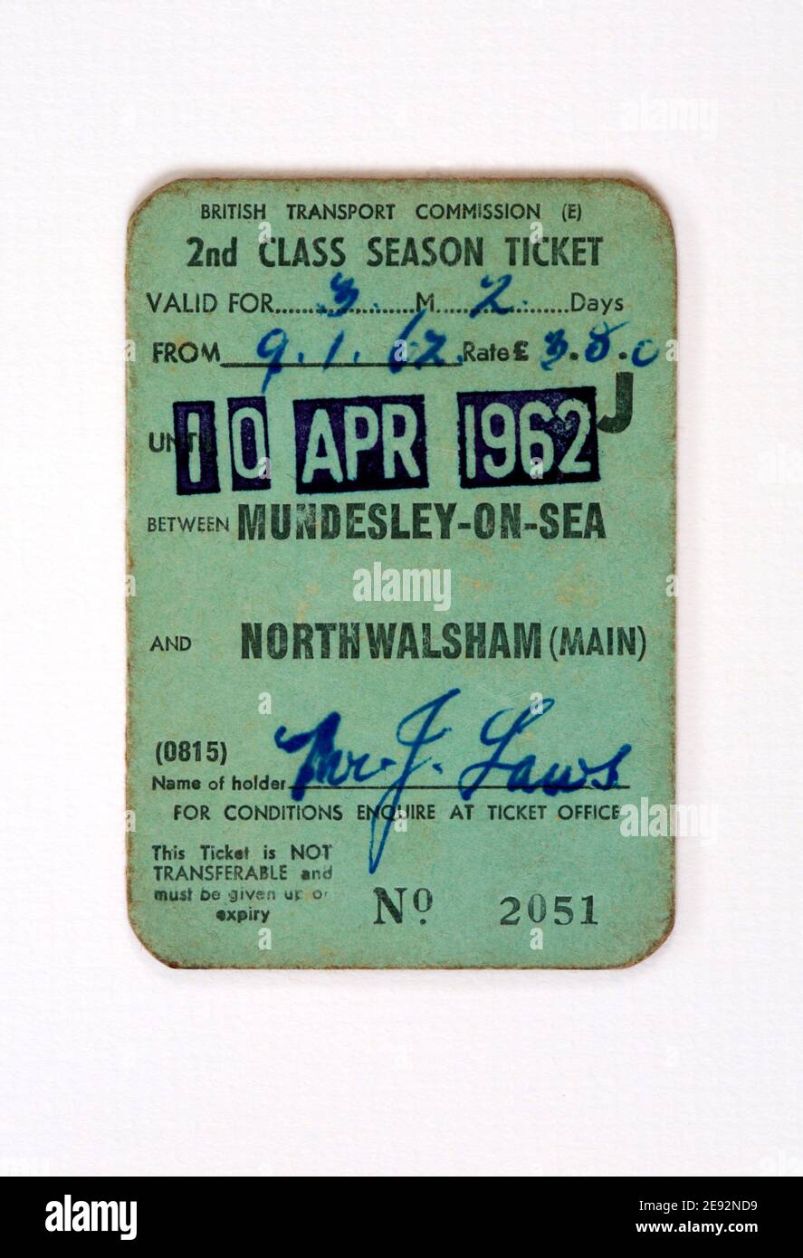 Un biglietto stagionale di seconda classe utilizzato nel 1962 sulla linea ferroviaria ex filiale tra Mundesley-on-Sea e North Walsham (principale) nel Nord Norfolk, Regno Unito. Foto Stock