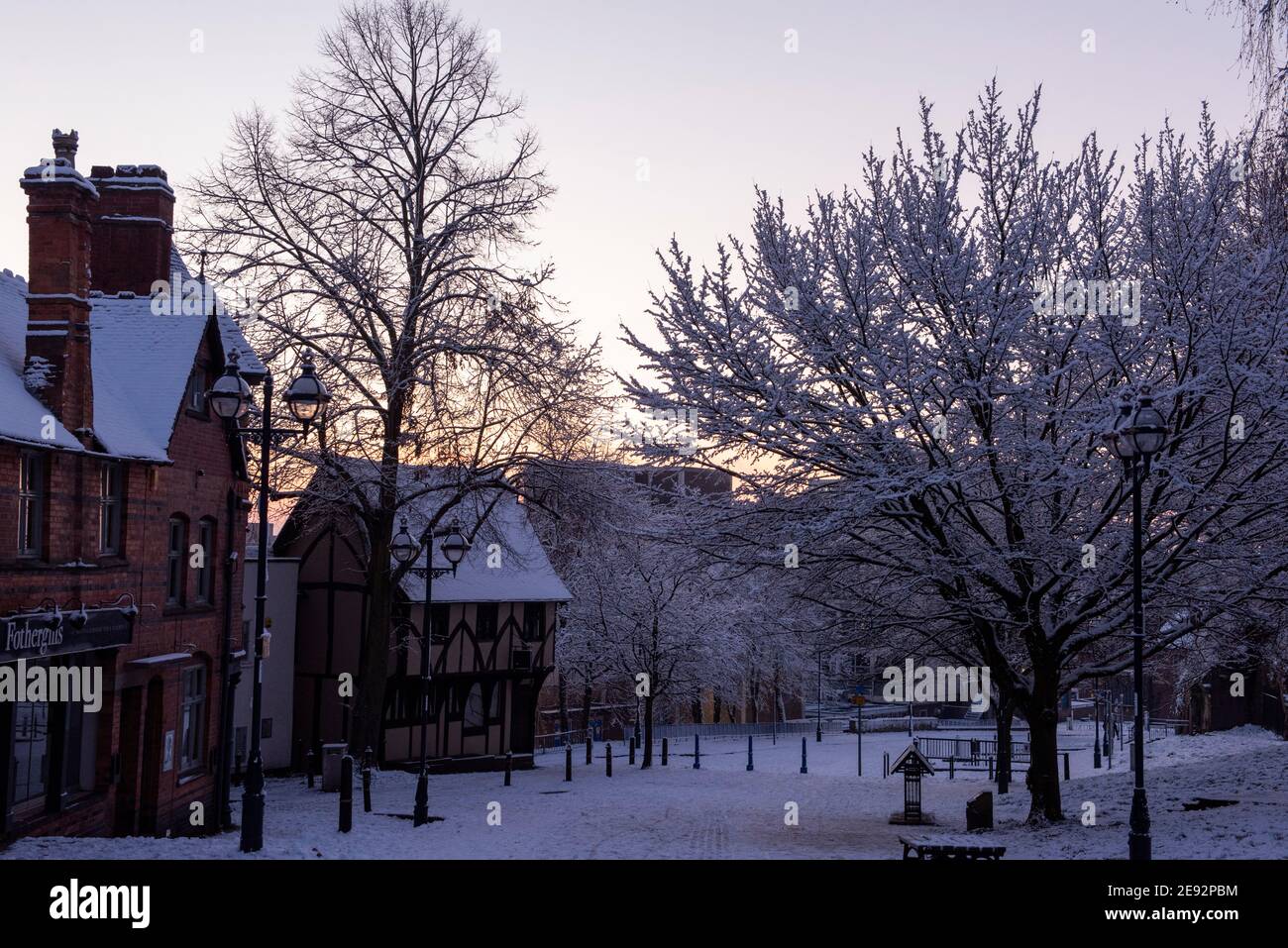 Castle Road nella neve, Nottingham City Nottinghamshire Inghilterra Regno Unito Foto Stock