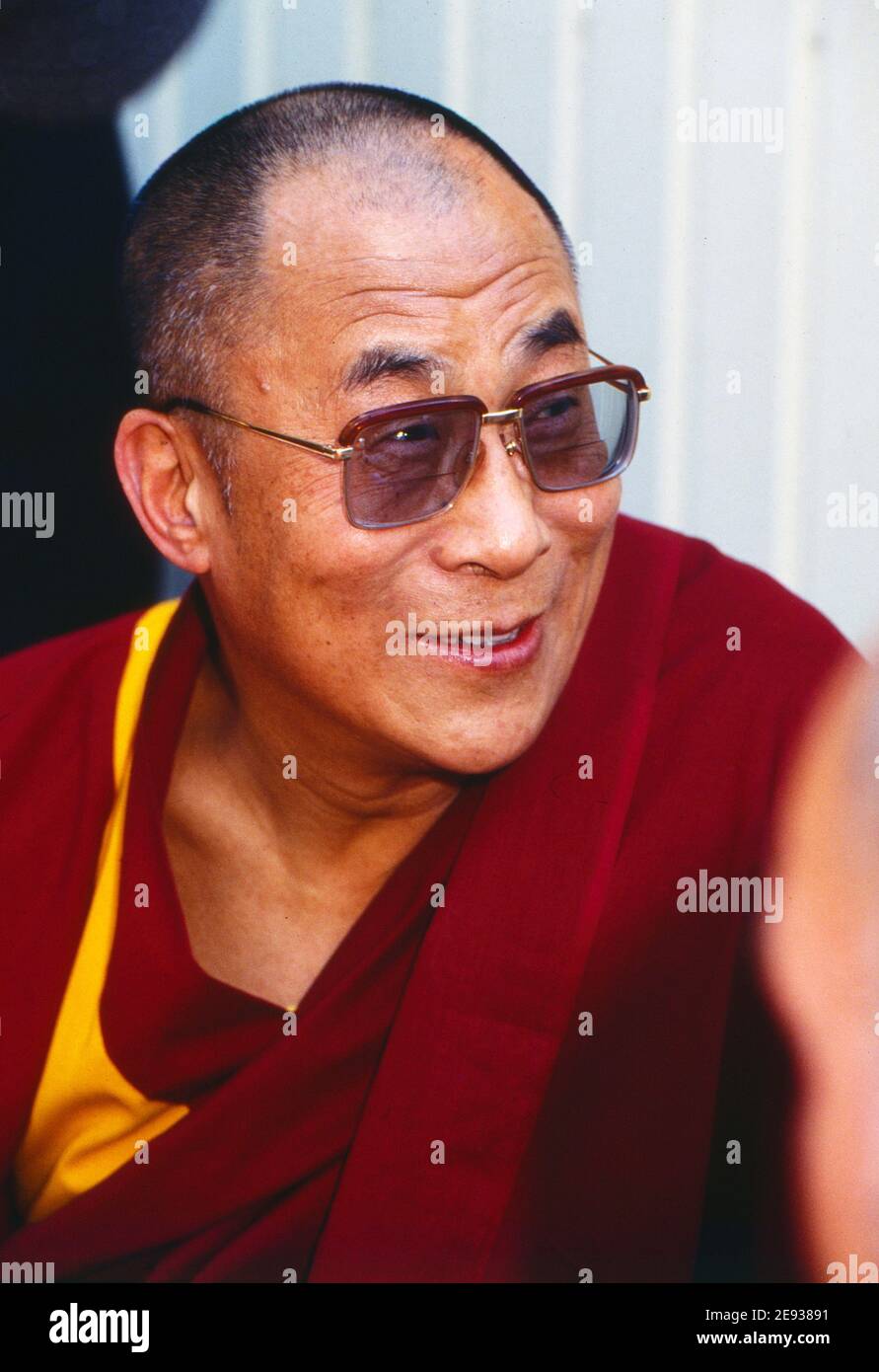 Dalai lama Tenzin Gyatso, der 14. Dalai lama, buddhistischer Mönch sowie weltliches und geistliches Oberhaupt der Regierung von Tibet, Deutschland um 1995. Foto Stock