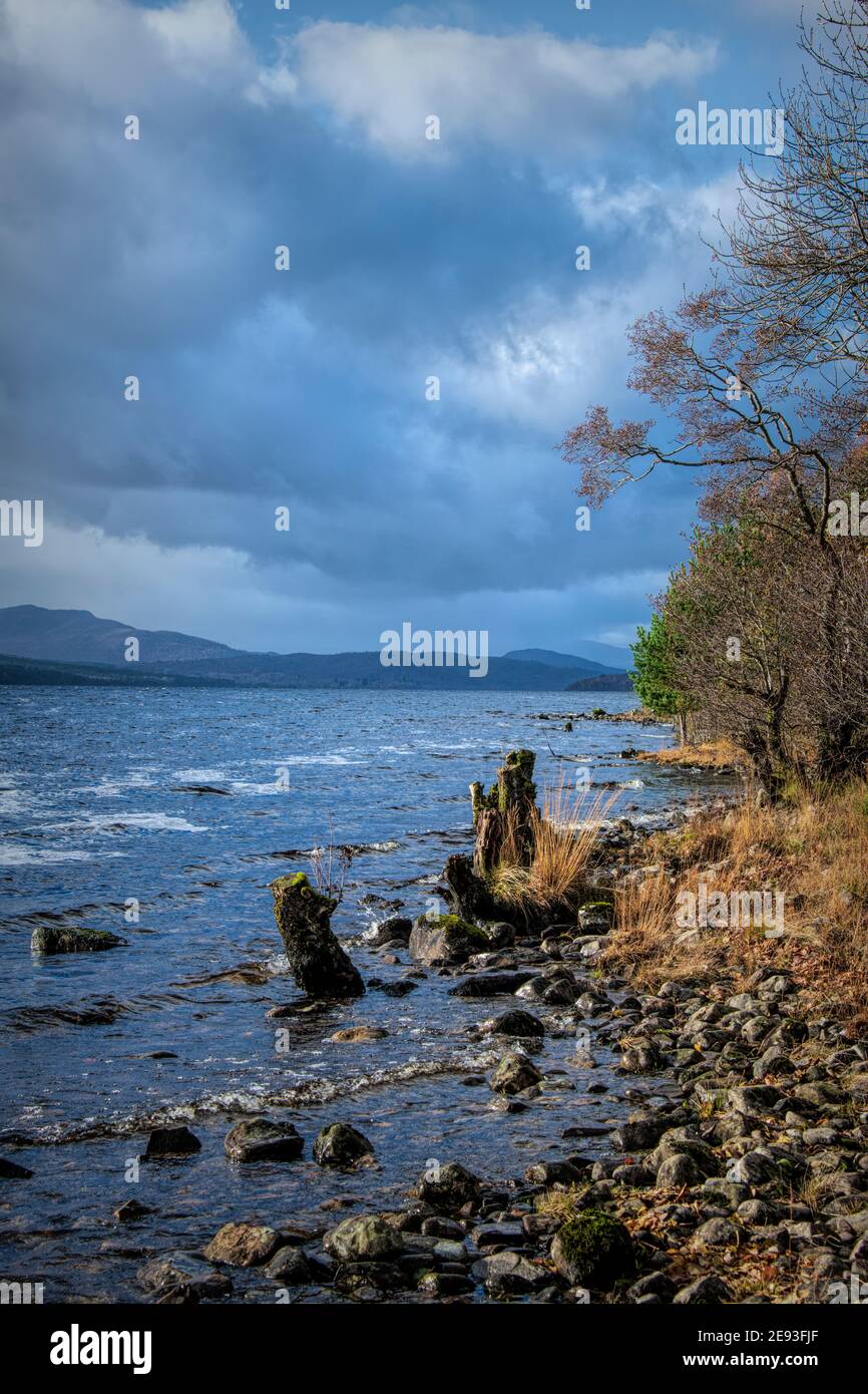 Loch Rannoch in un freddo giorno d'autunno, Scozia Foto Stock