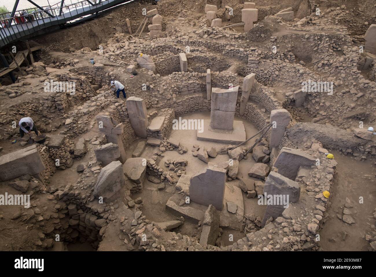 Gli archeologi scoprono l'antico sito neolitico di Göbekli Tepe in Turchia, rivelando strutture in pietra risalenti a oltre 11.000 anni fa. Foto Stock