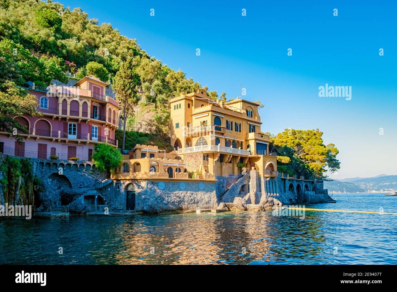 Bella costa con case colorate a Portofino, Italia Europa Portofino in Liguria, Italia. Genova Foto Stock
