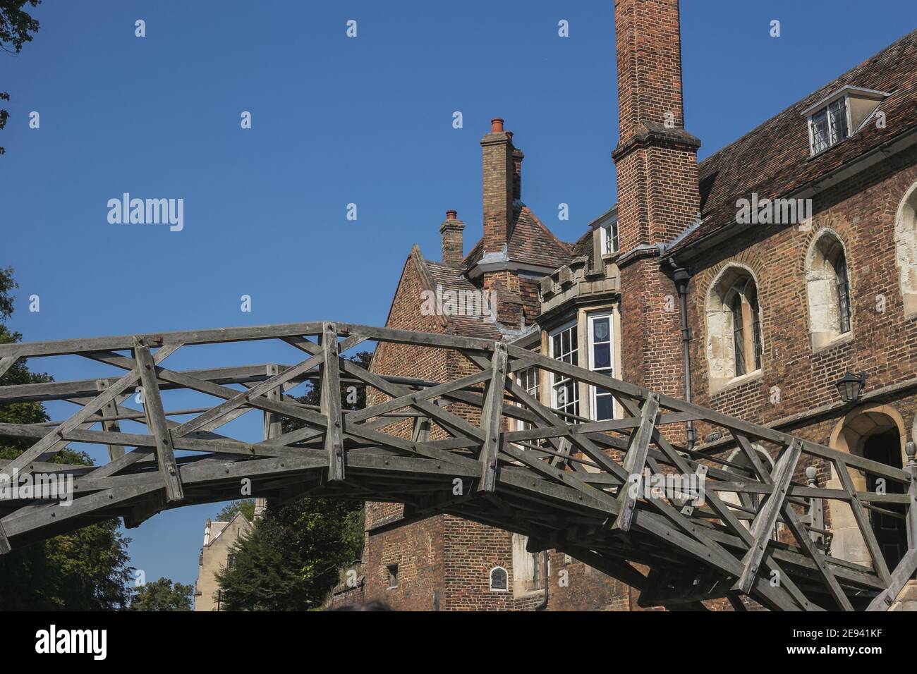 Mathematical Bridge, un ponte di legno all'interno dell'Università di Cambridge, Inghilterra, Regno Unito. Foto Stock