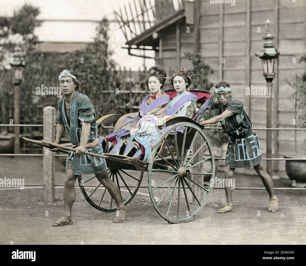 Foto della fine del XIX secolo - Donne in Rickshaw, Giappone, trasporti. Foto Stock