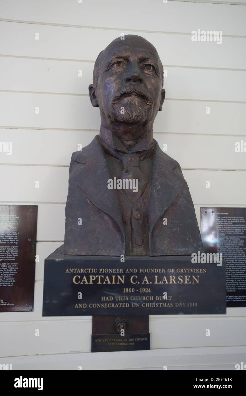 Busto del Capitano C A Larsen, pioniere antartico e fondatore del villaggio di Grytviken sull'isola della georgia meridionale. Situato nella chiesa Foto Stock