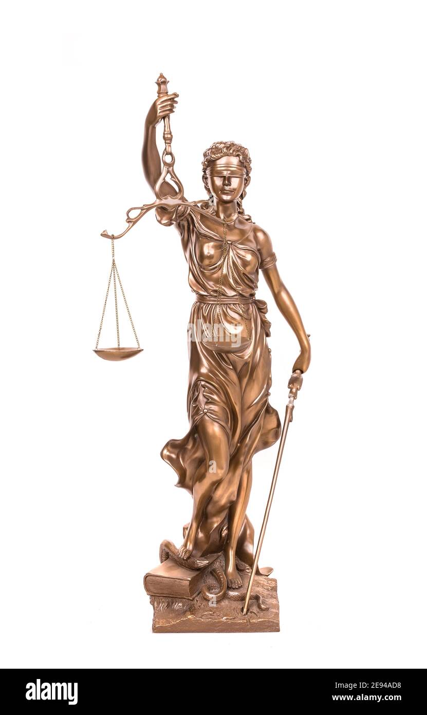 Statua di giustizia isolato su bianco, nozione di diritto Foto Stock