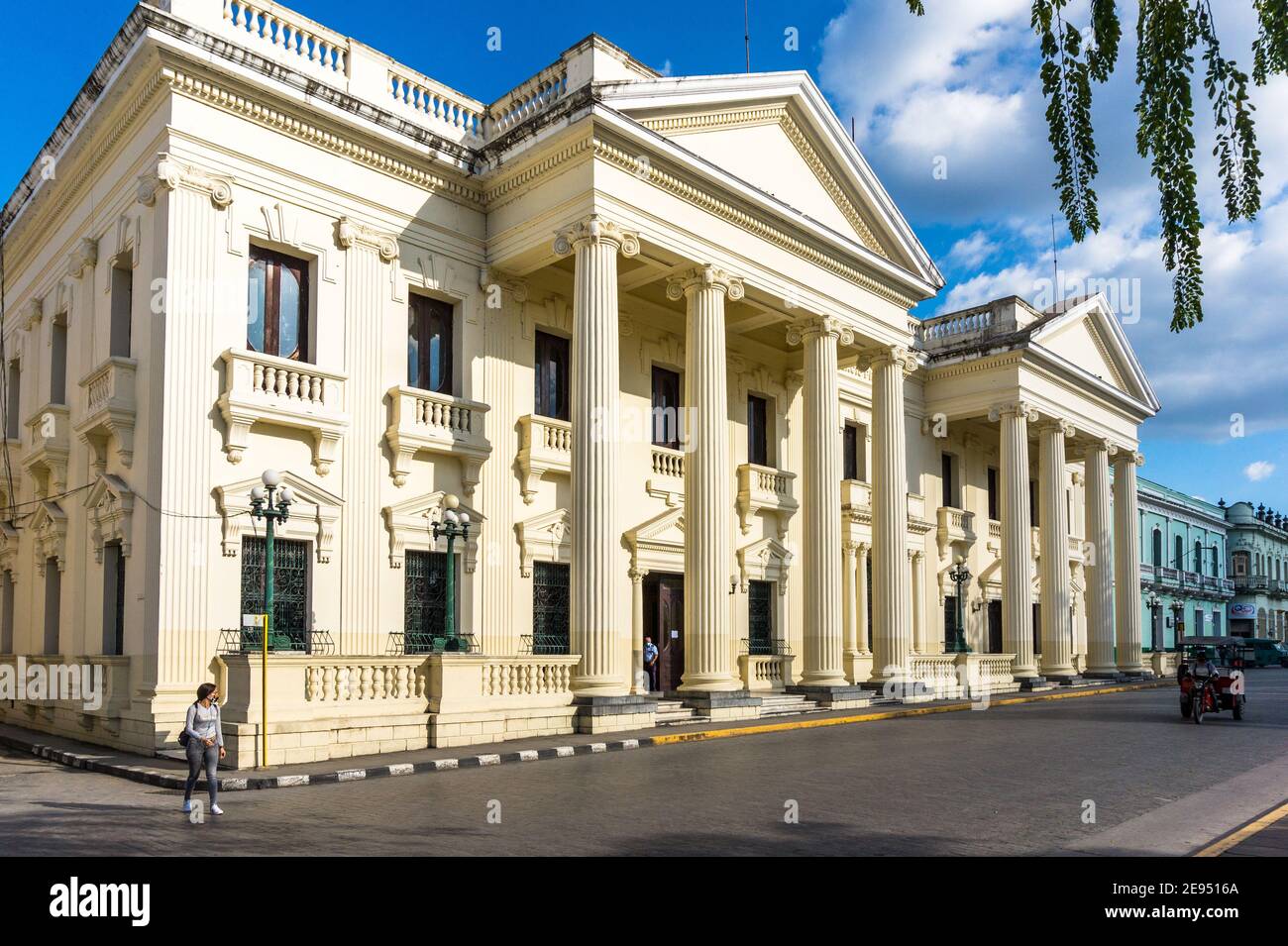 Biblioteca pubblica Jose Marti situata nel Leincio Vidal Park di Santa Clara, Cuba. Questa zona è un monumento nazionale Foto Stock