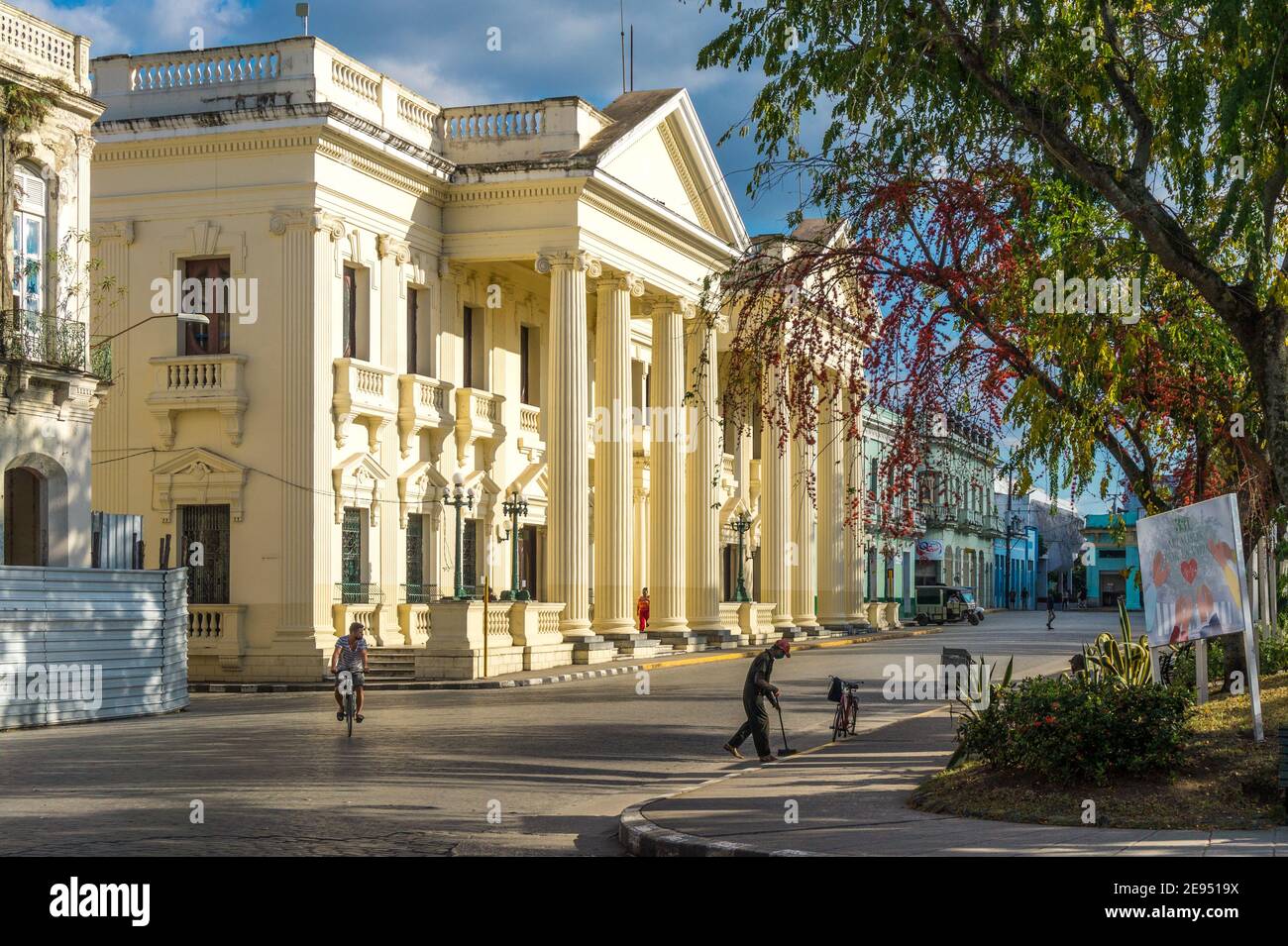 Biblioteca pubblica Jose Marti situata nel Leincio Vidal Park di Santa Clara, Cuba. Questa zona è un monumento nazionale Foto Stock
