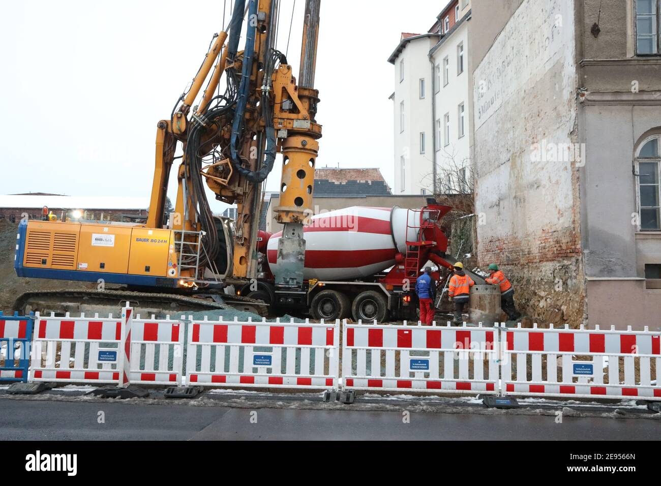 Massive Gründungsbauarbeiten zur Errichtung der ersten Neubauten des neuen Gebäudekomplex Des Senckenberg-Campus a Görlitz an der Bahnhofstrasse am 2 Foto Stock