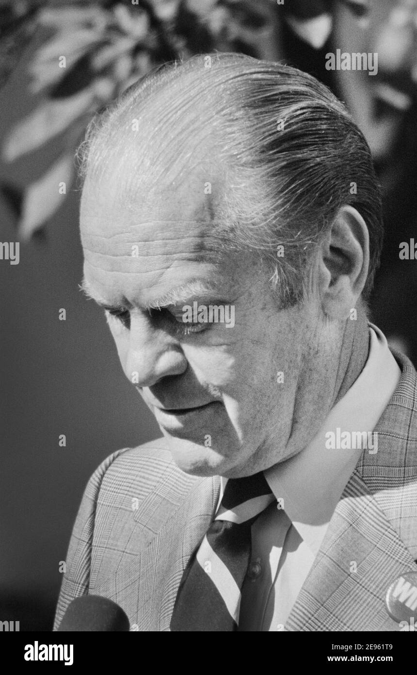 Il presidente degli Stati Uniti Gerald Ford a una conferenza stampa della Casa Bianca, Washington, D.C., USA, Marion S. Trikosko, Thomas J. o'Halloran, 9 ottobre 1974 Foto Stock