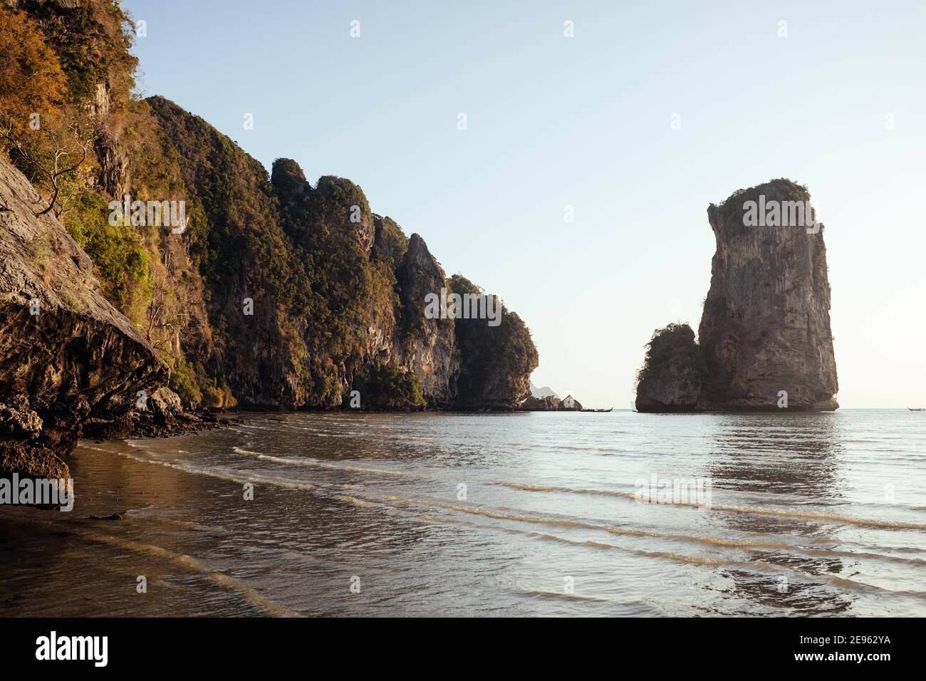 Lussuosa spiaggia di Pai Plong vicino ad Ao Nang, Thailandia Foto Stock