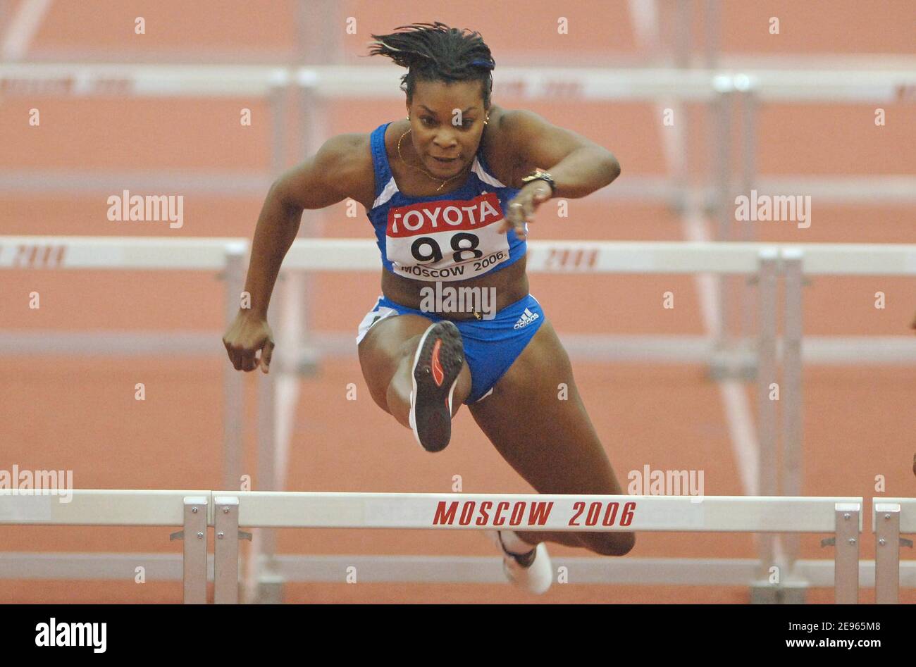 La Francia Adrianna Lamalle compete sulle donne 60m hurdles semi-finale al 11 ° Campionato Mondiale indoor IAAF in pista e sul campo a Mosca, Russia il 10 marzo 2006. Foto di Christophe Guibbaud/Cameleon/ABACAPRESS.COM Foto Stock