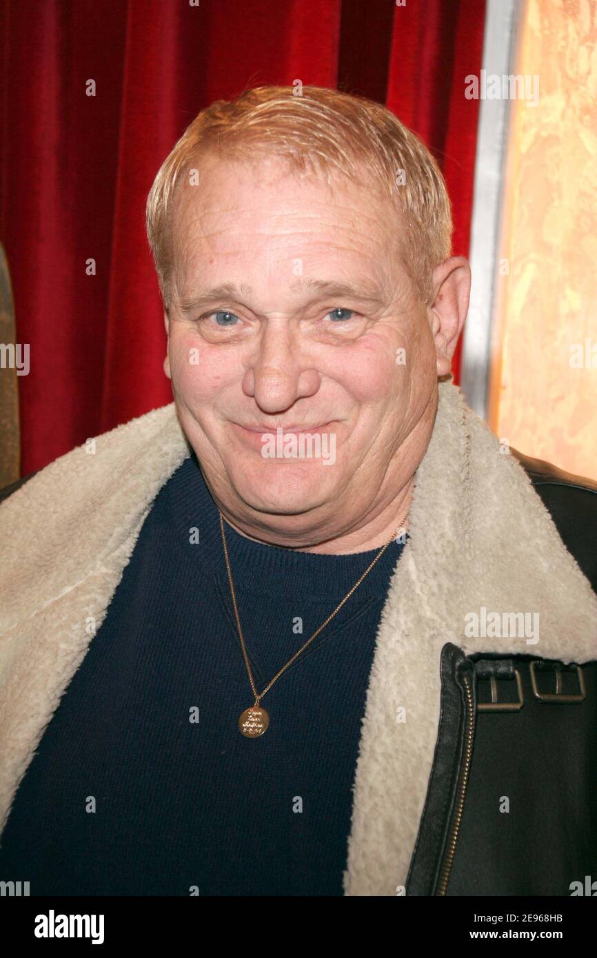 L'attore STATUNITENSE Bo Hopkins partecipa al pranzo per gli ospiti del 'Jules Verne Adventures' Film Festival all'hotel Lutecia di Parigi, Francia, il 23 marzo 2006. Foto di Denis Guignebourg/ABACAPRESS.COM Foto Stock