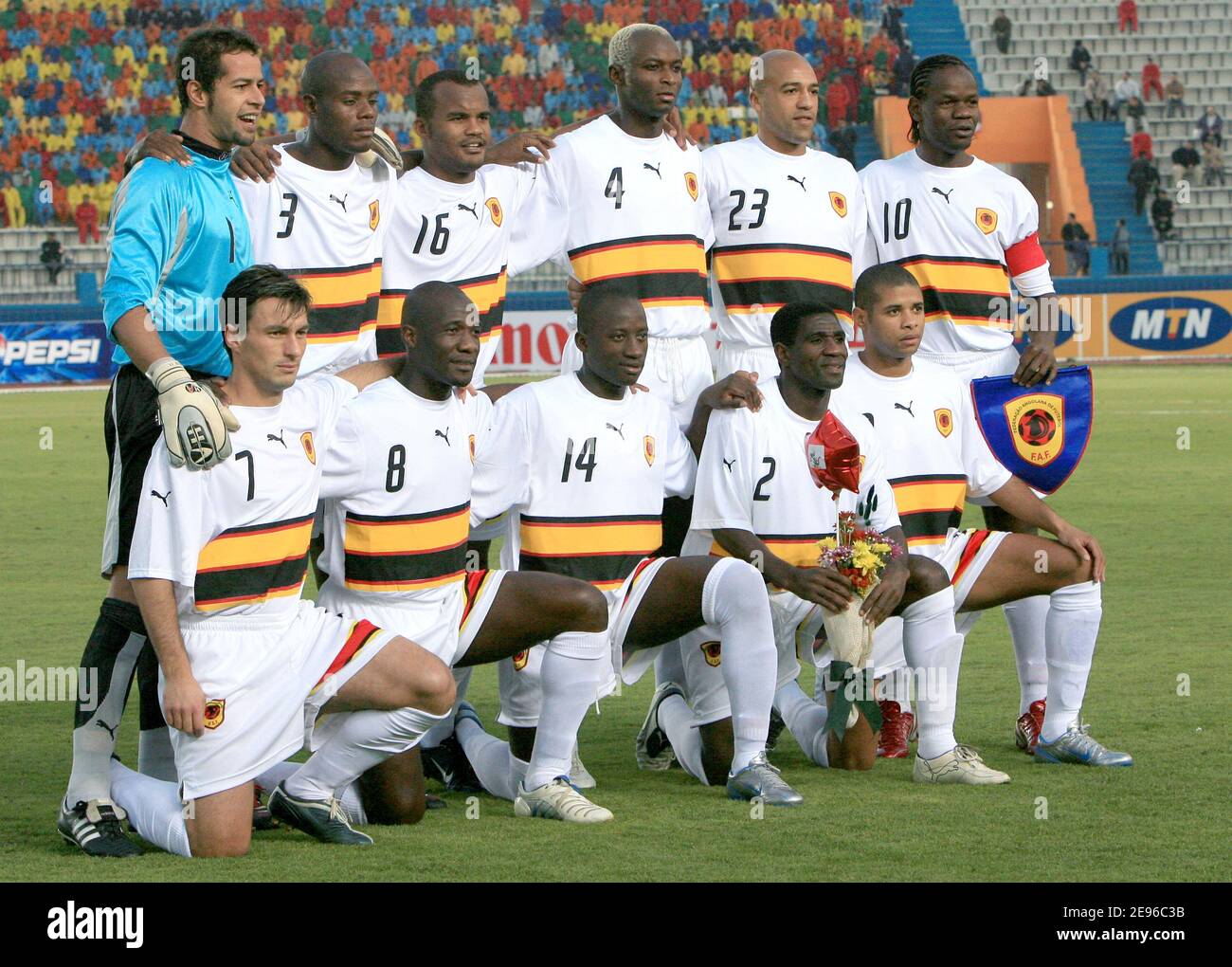 La squadra dell'Angola durante la Coppa Africana delle Nazioni 2006 al Cairo, Egitto, il 23 gennaio 2006. Foto di Christian Liegi/ABACAPRESS.COM Foto Stock