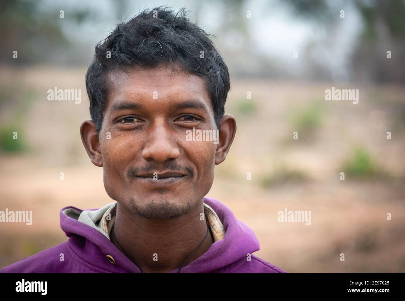 TIKAMGARH, MADHYA PRADESH, INDIA - 23 GENNAIO 2021: Primo piano ritratto di un uomo indiano. Foto Stock