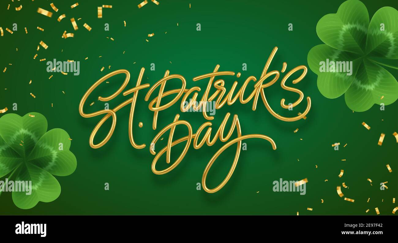 Scritta Golden realistic Happy St. Patricks Day con sfondo realistico foglie di trifoglio. Sfondo per poster, banner felice Patrick. Vettore Illustrazione Vettoriale