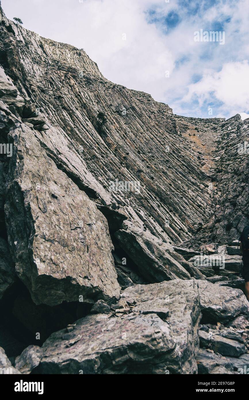 giorno nuvoloso nelle montagne del parco naturale dei porti, a tarragona (spagna). Fotografia tratta da un sentiero del trekking Foto Stock