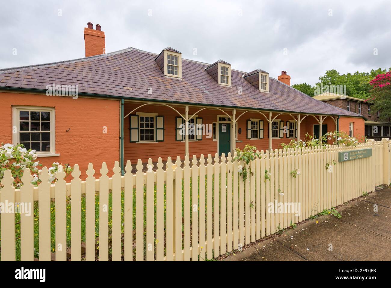 Il classico stile coloniale georgiano Bowman House nella storica Richmond è una delle prime case coloniche sopravvissute del stato del nuovo Galles del Sud Foto Stock