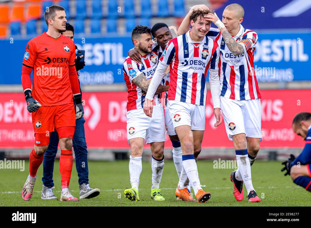 TILBURG, PAESI BASSI - GENNAIO 31: (L-R): Portiere Jorn Brondeel di Willem II, Pol Llonch di Willem II, Derrick Kohn di Willem II, Wesley Spieringhs Foto Stock