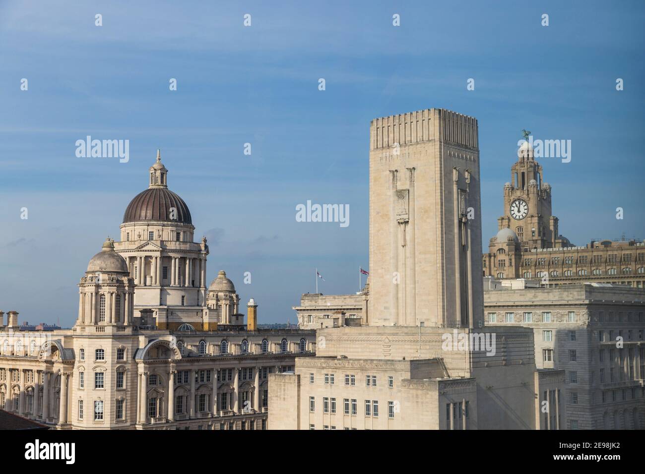 Regno Unito, Inghilterra, Merseyside, Liverpool, Pier Head, tre edifici Graces Foto Stock