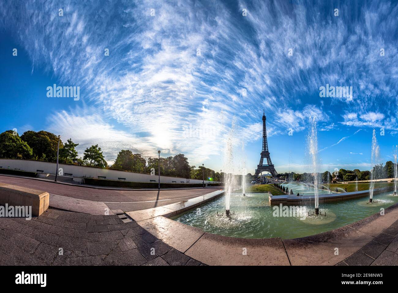 Panorama panoramico della Torre Eiffel a Parigi, Francia Foto Stock