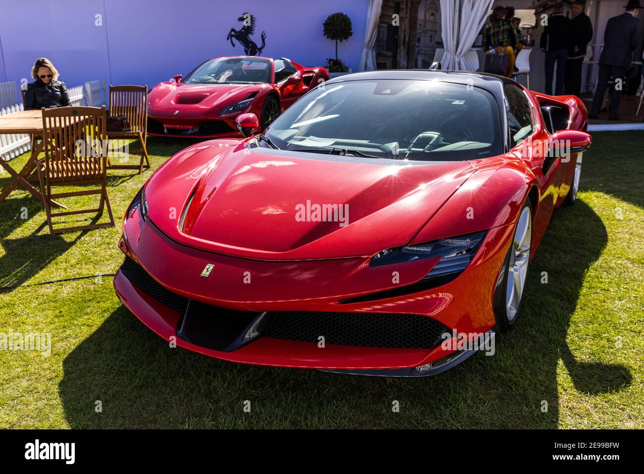 Ferrari SF90 stradale in mostra al Concours d’Elegance A Blenheim Palace il 26 settembre 2020 Foto Stock
