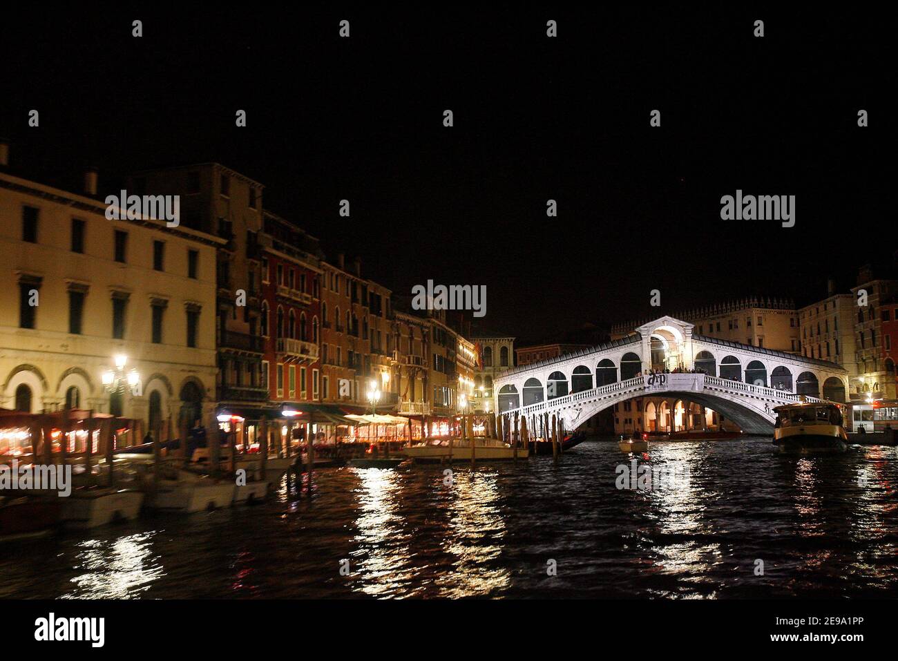 Foto del ponte del Reale a Venezia il 28 aprile 2006. Foto di Mehdi Taamallah/ABACAPRESS.COM Foto Stock