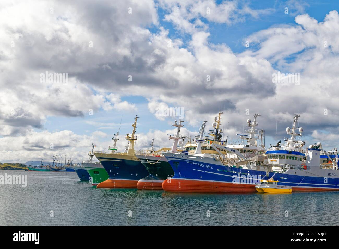 Killybegs, Irlanda. 27 aprile 2016. Barche da pesca nel porto di Killybegs, Contea di Donegal, Irlanda. Foto Stock