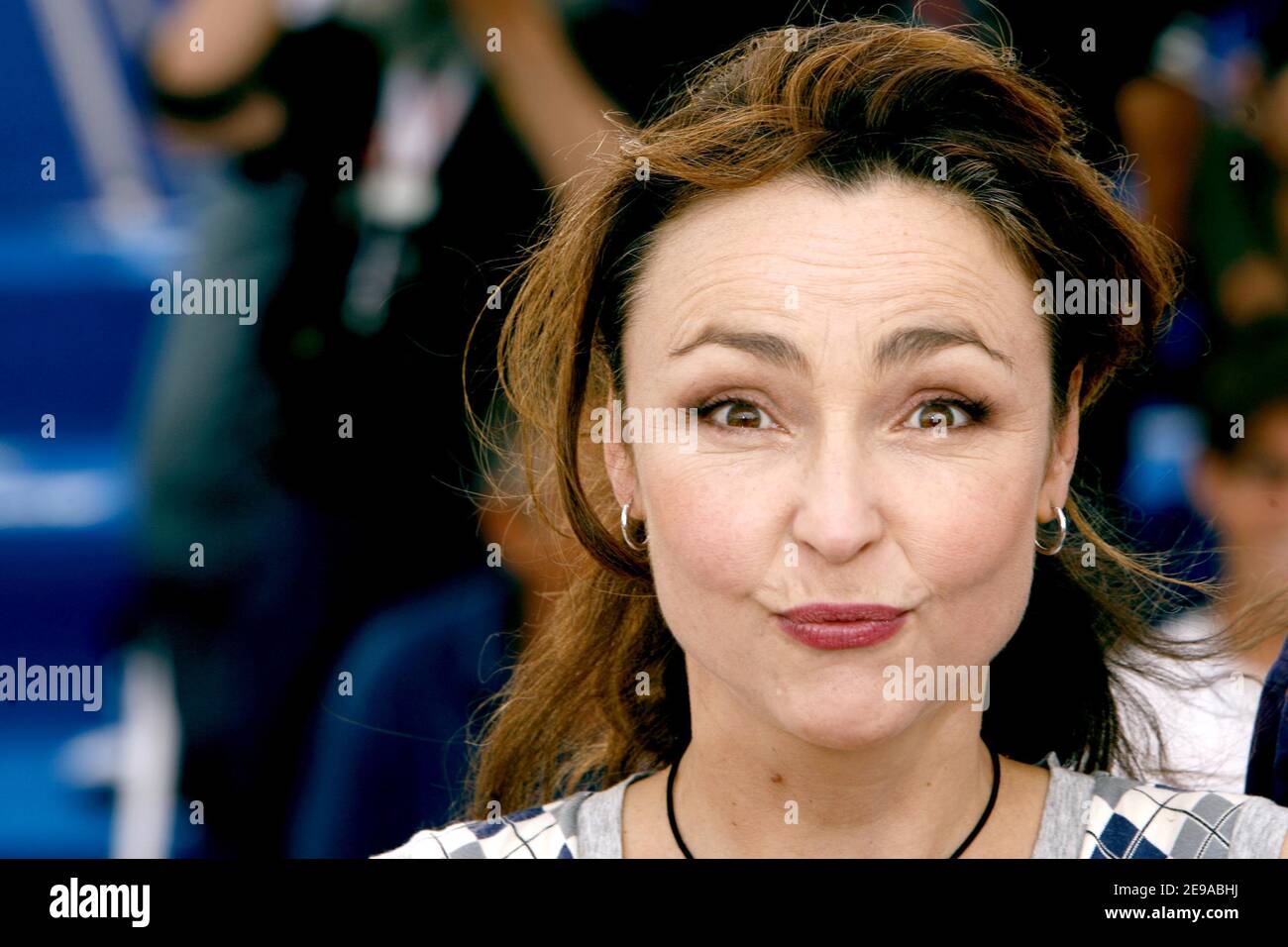 L'attrice francese Catherine Frot si pone durante la fotocellula dell'ultimo film di Denis Dercourt 'la Tourneuse de Pages' in concorso nella categoria 'un certo rispetto' durante il 5nono Festival di Cannes, a Cannes, in Francia, il 20 maggio 2006. Foto di Hahn-Nebinger-Orban/ABACAPRESS.COM Foto Stock