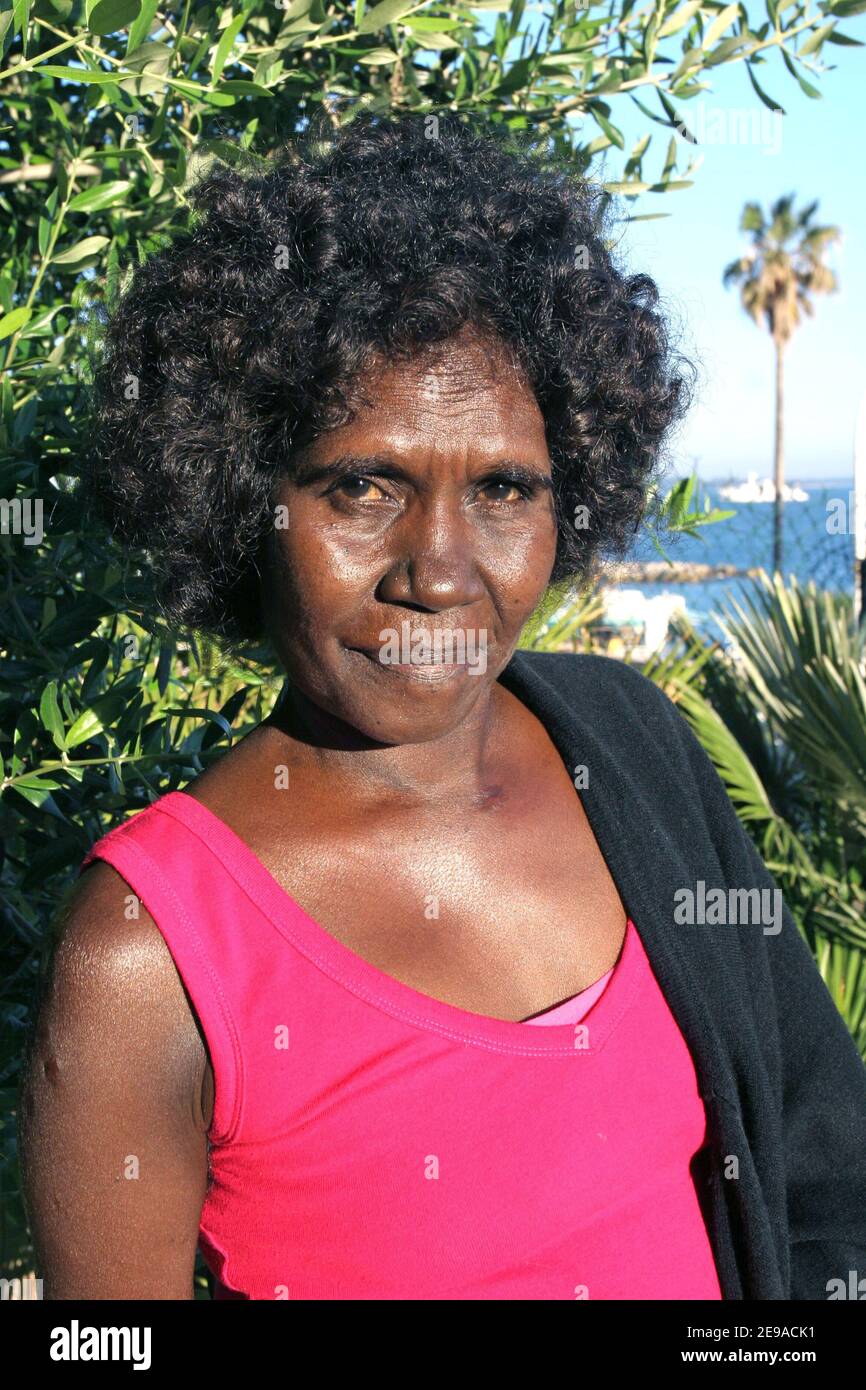 L'attrice australiana Jamie Gulpilil partecipa alla festa del film '10 Canoes' durante il 5nono Festival di Cannes, in Francia, il 19 maggio 2006. Foto di Benoit Pinguet/ABACAPRESS.COM Foto Stock