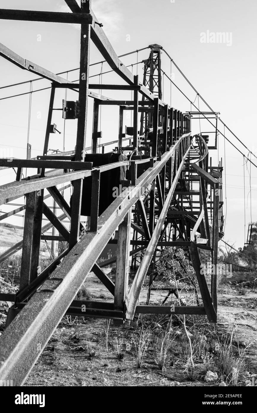 Edifici e macchinari abbandonati del complesso minerario Trabia Tallarita a Riesi, vicino Caltanissetta, Italia Foto Stock