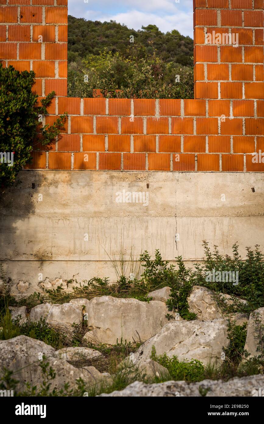 Casa incompiuta, isola di Iz, arcipelago di Zara, Dalmazia, Croazia Foto Stock