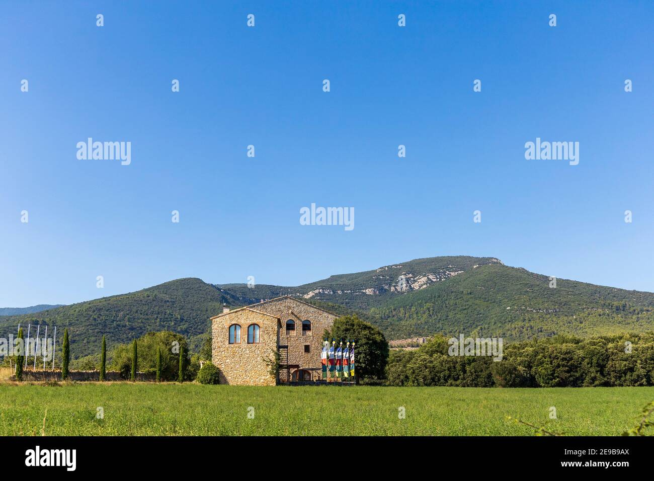 Splendido palazzo appartato in campagna con montagne nel ba Foto Stock