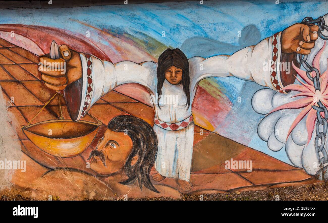Public Murale raffigurante la lotta di Bondage e Giustizia, Sante Fe, New Mexico, USA Foto Stock