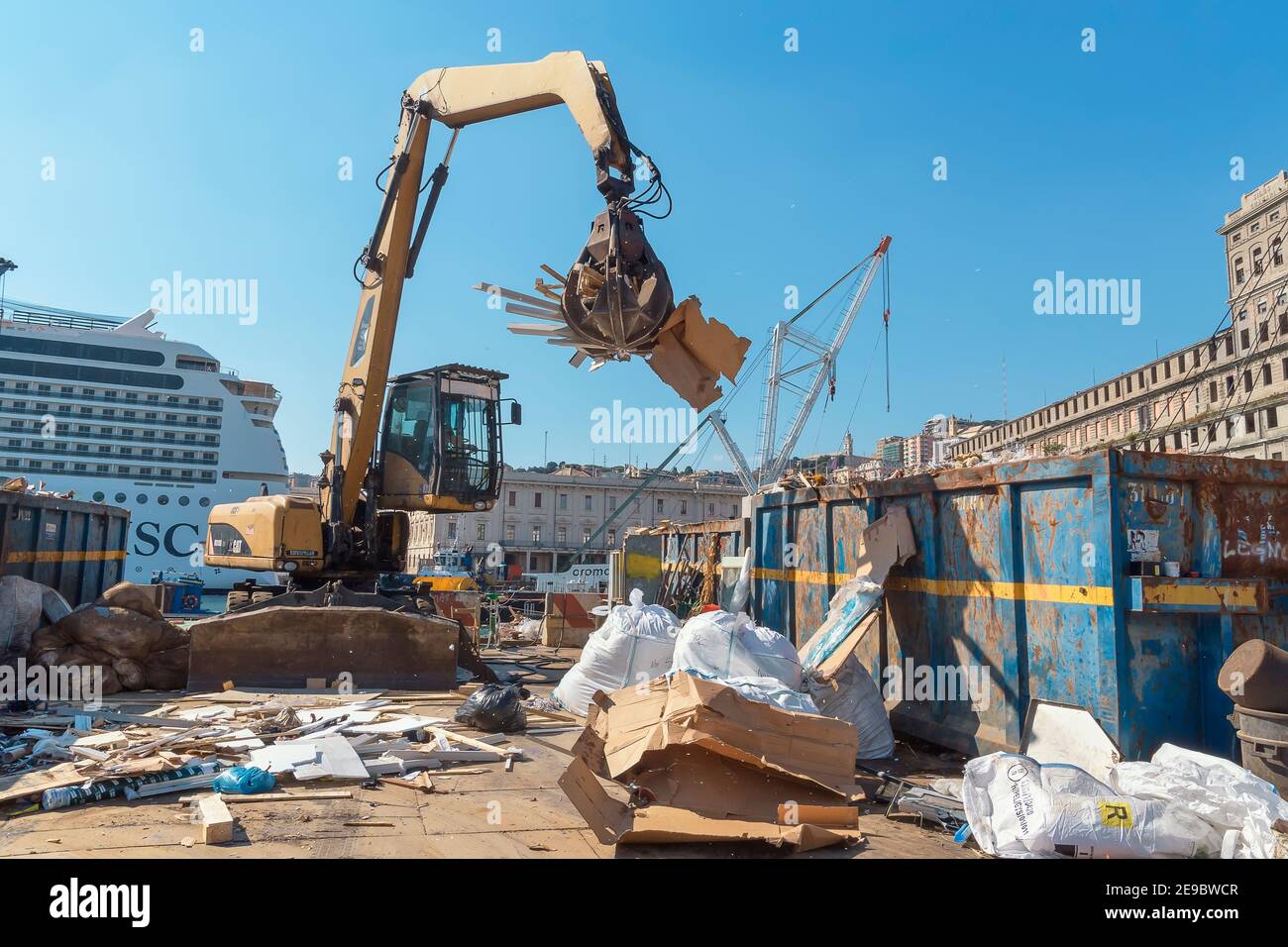 Centro raccolta rifiuti, Genova, Liguria, Italia, Europa Foto Stock