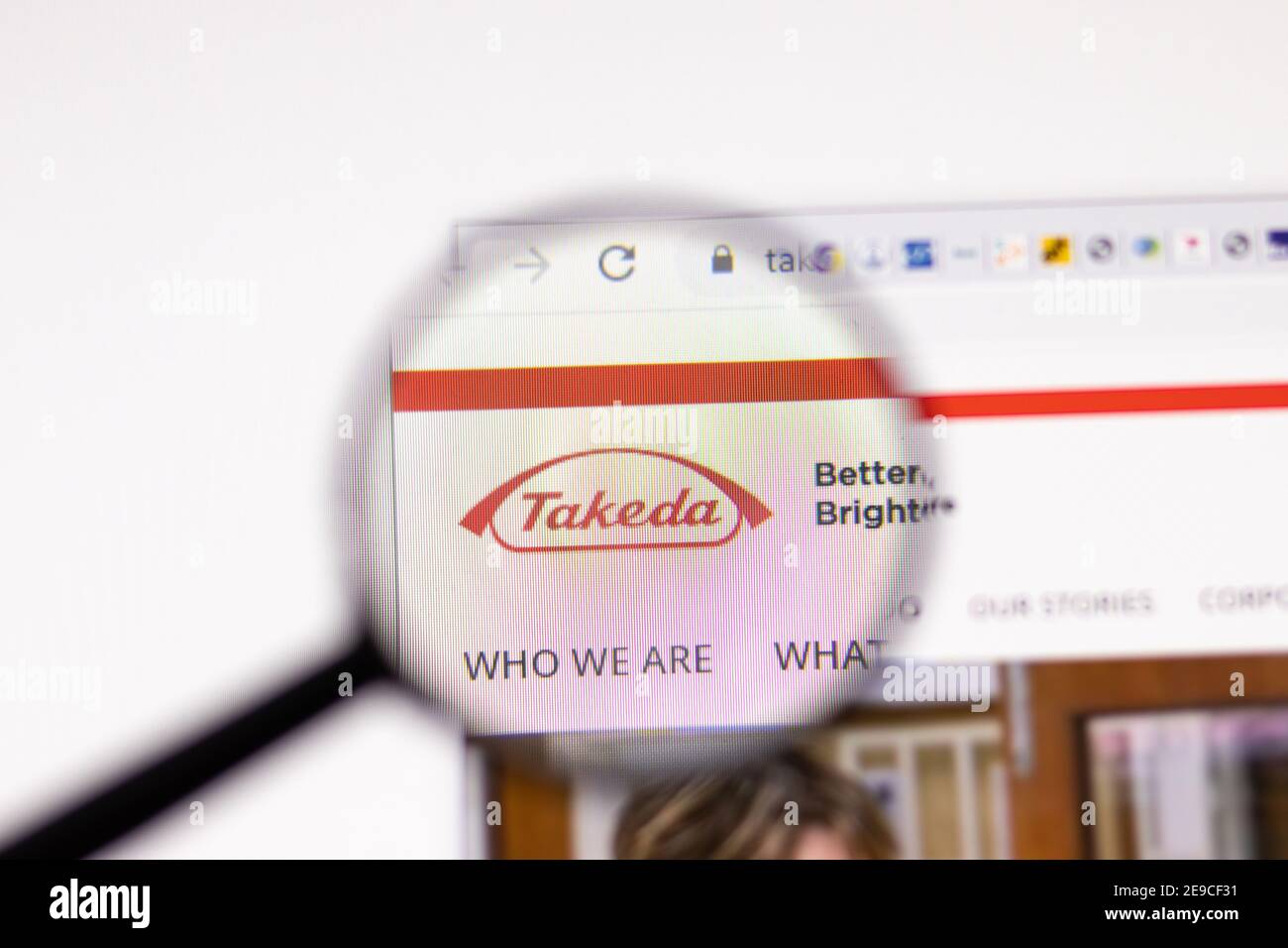 Los Angeles, USA - 1 febbraio 2021: Pagina web Takeda Pharmaceutical. Takeda.com logo sullo schermo, editoriale illustrativo Foto Stock