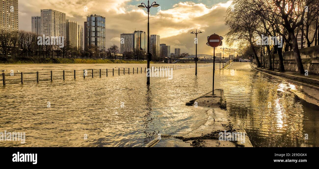 INONDAZIONI SENNA A PARIGI Foto Stock