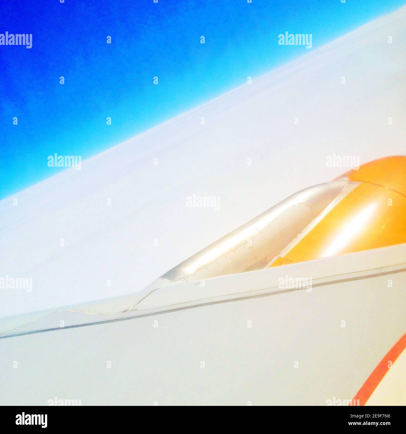 Vista da un aereo Easyjet in volo (da una serie di immagini acquisite ed elaborate con IPhone) Foto Stock