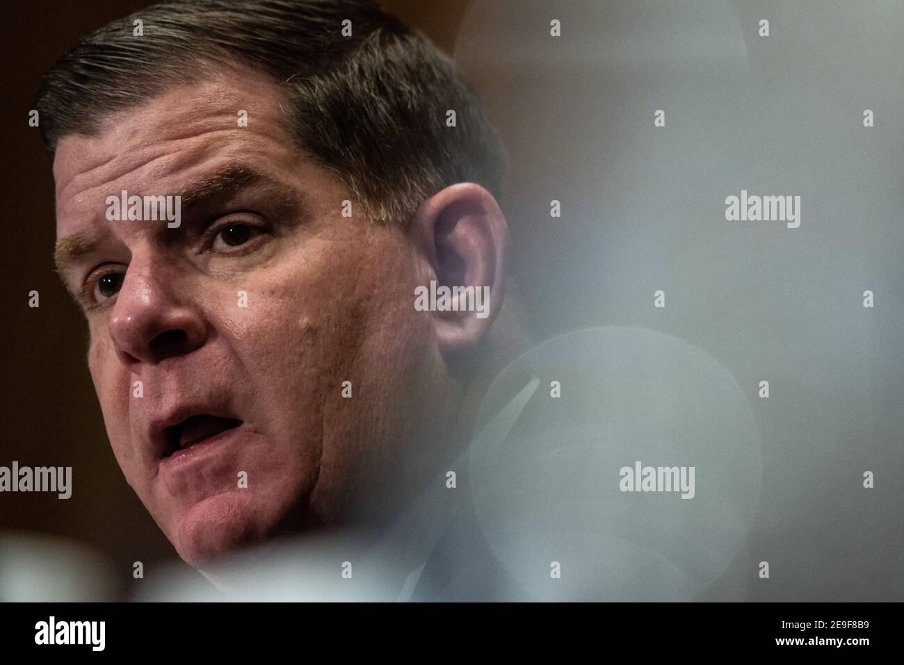 Marty Walsh testimonia dinanzi al Comitato per la Salute, l'Educazione, il lavoro e le pensioni del Senato sulla sua nomina a prossimo segretario del lavoro, nel Dirksen Senate Office Building a Capitol Hill a Washington, DC il 4 febbraio 2021. Foto in piscina di Graeme Jennings/UPI Foto Stock