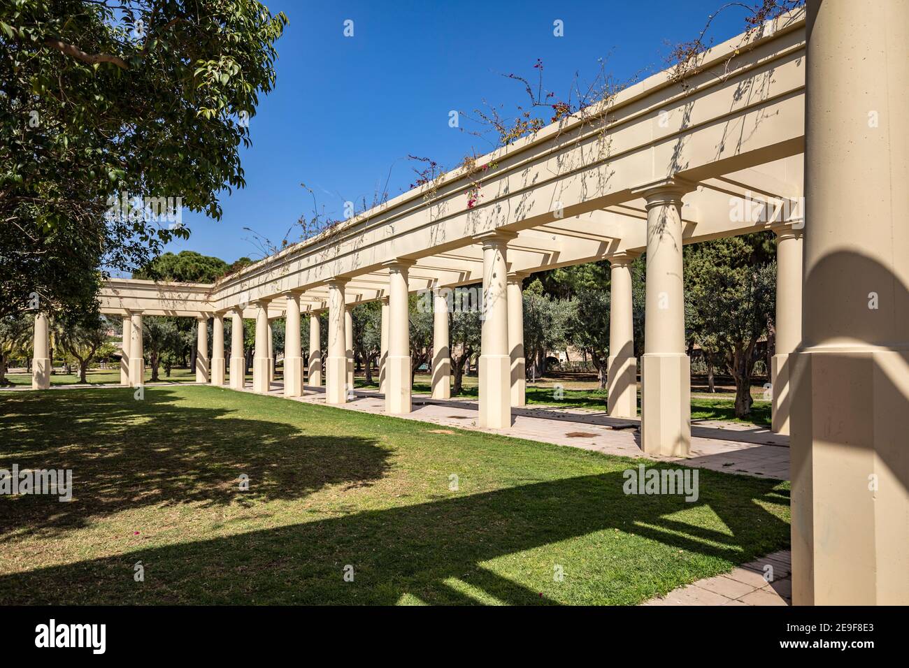 Arcade nel Parco della Città, nel letto del fiume Vecchio della Turia a Valencia, Spagna, Europa Foto Stock